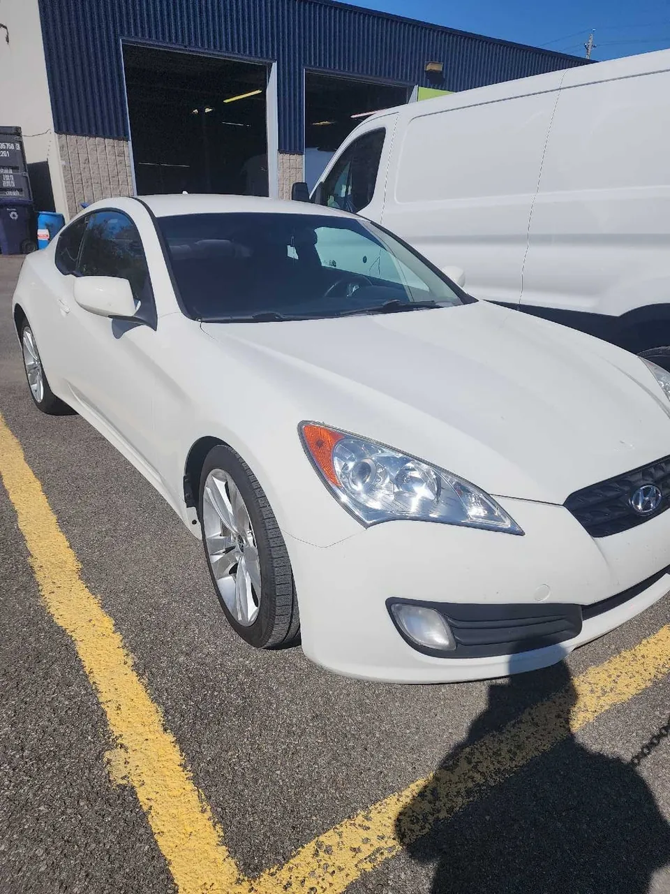 Hyundai Genesis 2010 photo 2