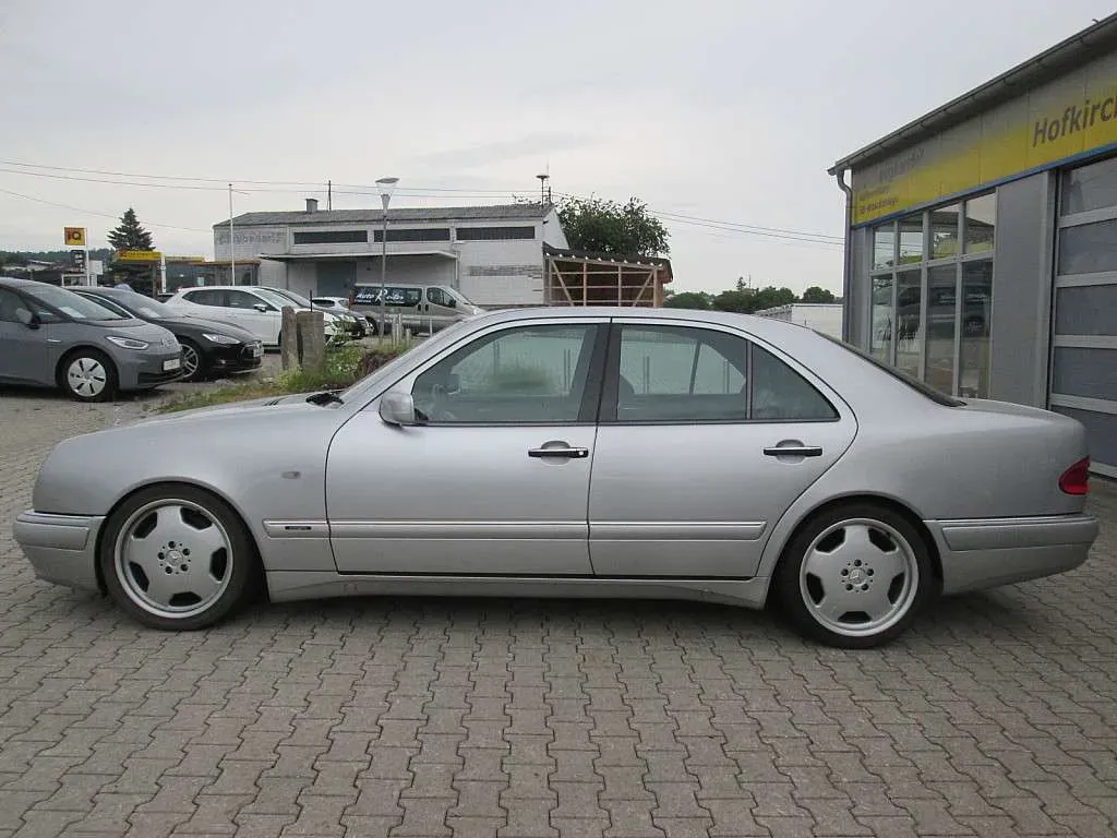 Mercedes-Benz E-Class 1997 photo 3
