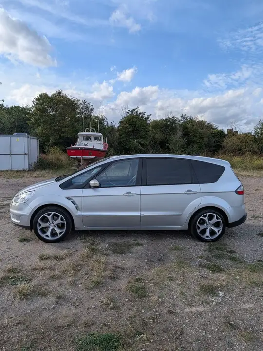 Ford S-Max 2010 photo 3