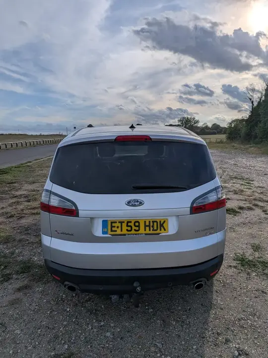 Ford S-Max 2010 photo 2