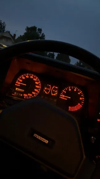 Mazda 323 1988 photo 4