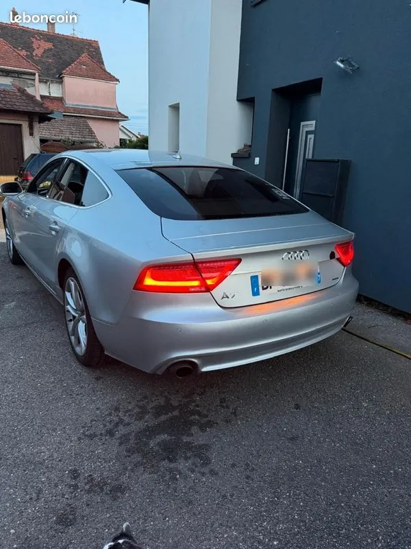 Audi A7 2010 photo 2