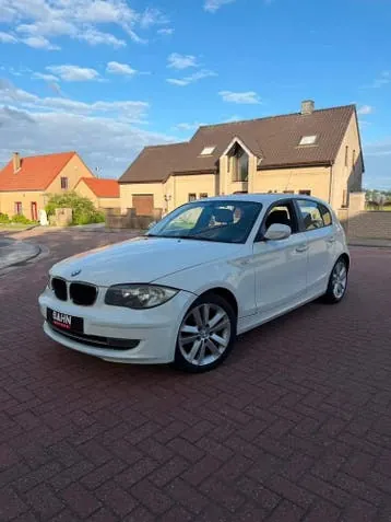 BMW 1 Series 2011 photo 2