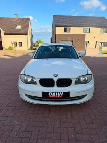 BMW 1 Series 2011 photo 3