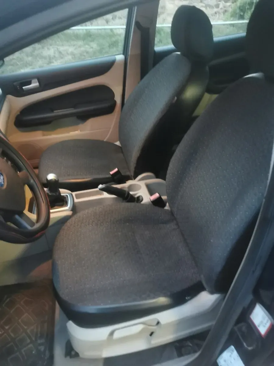 Ford Focus 2006 photo 2