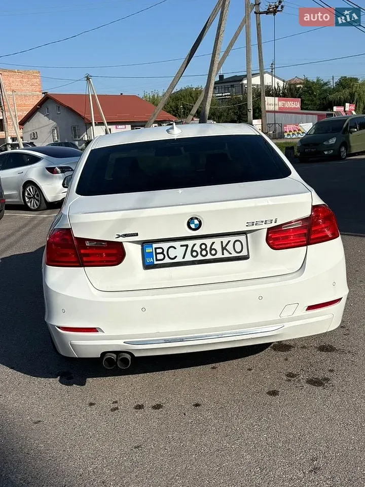 BMW 3 Series 2012 photo 4