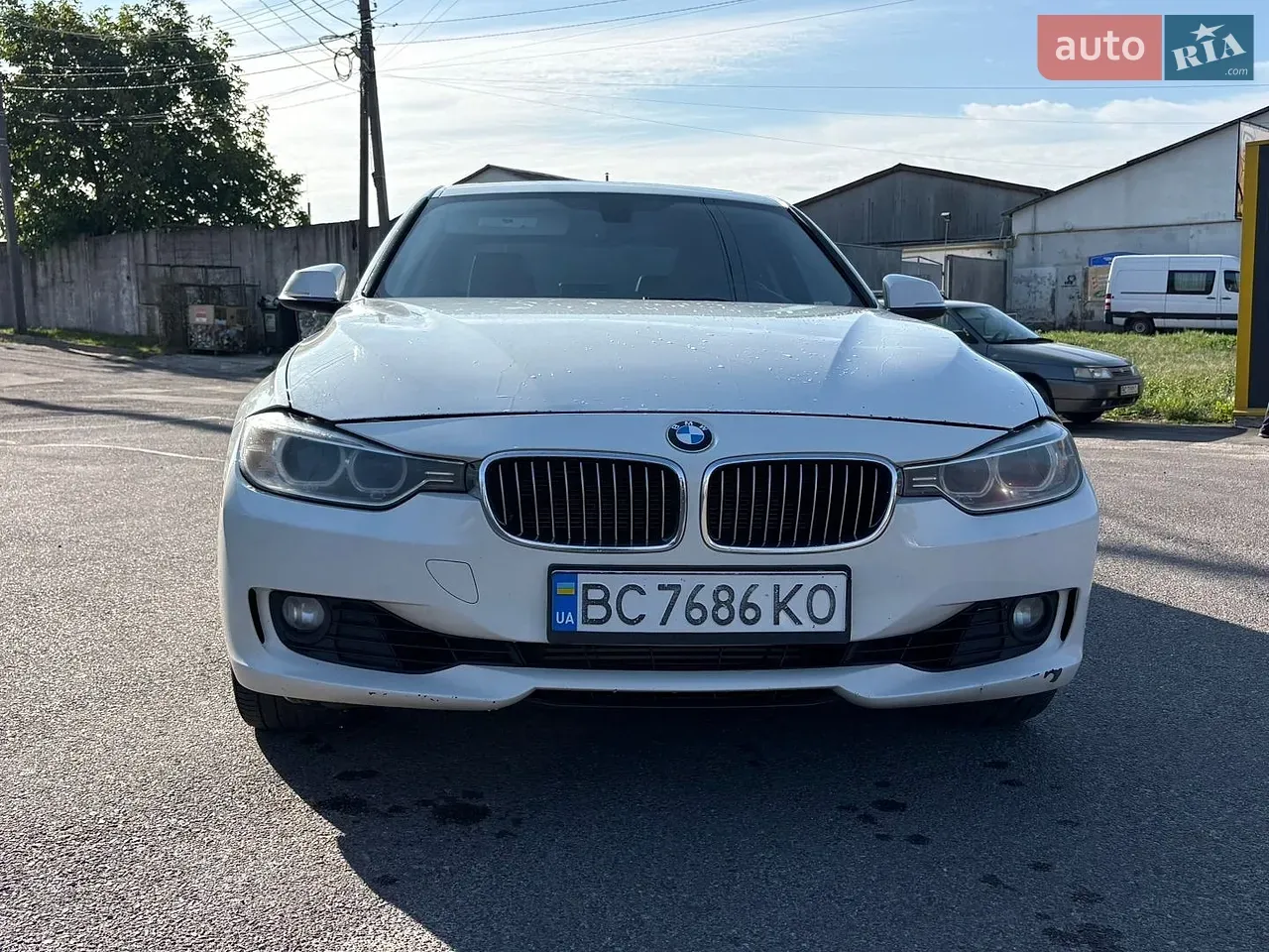 BMW 3 Series 2012 photo 2