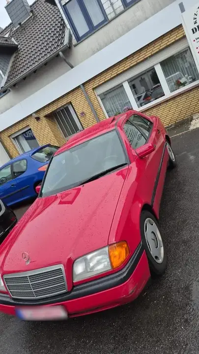 Mercedes-Benz C180