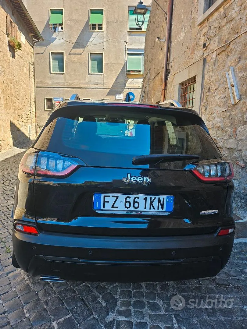 Jeep Cherokee 2019 photo 2