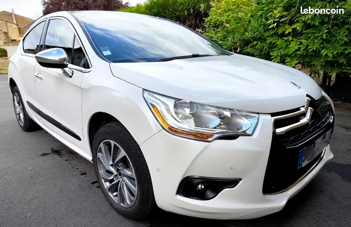 DS Automobiles Ds 4 2015 photo 2