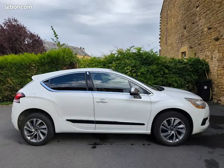 DS Automobiles Ds 4 2015 photo 3