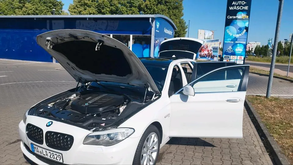 BMW F11