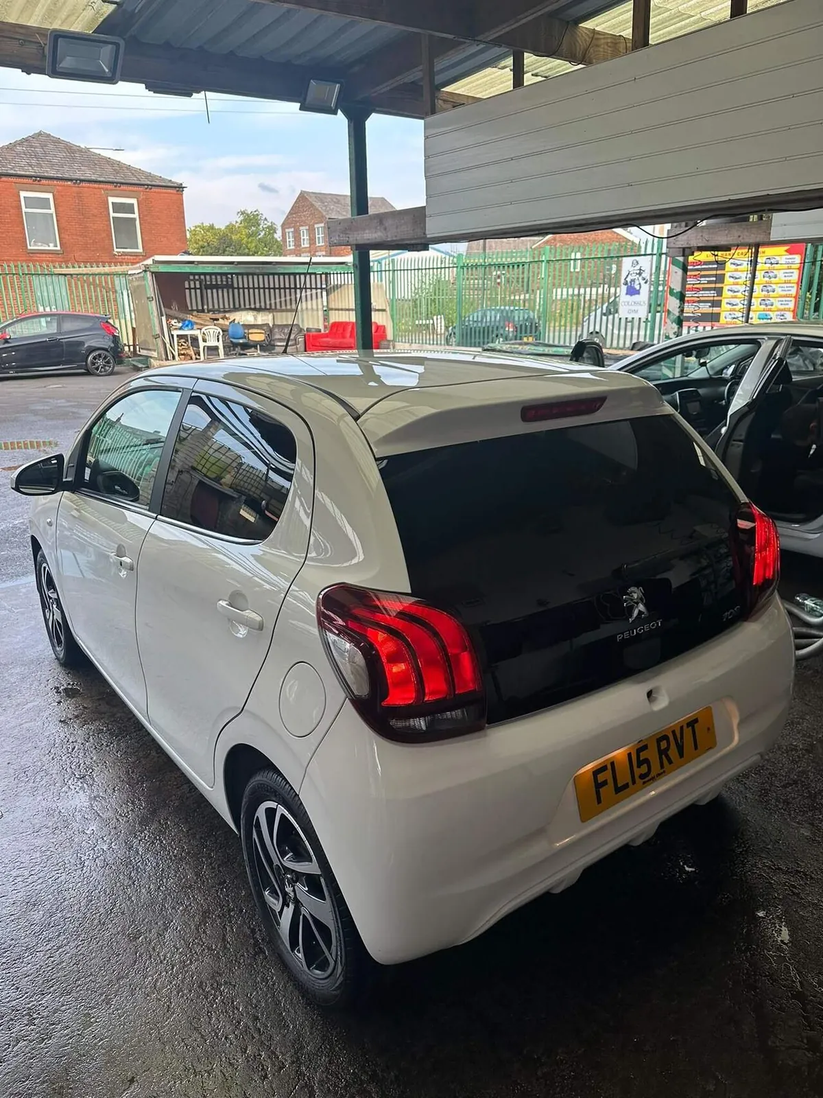 Peugeot 108 2015 photo 3