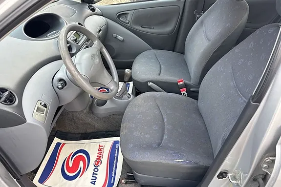 Toyota Yaris 2003 photo 5