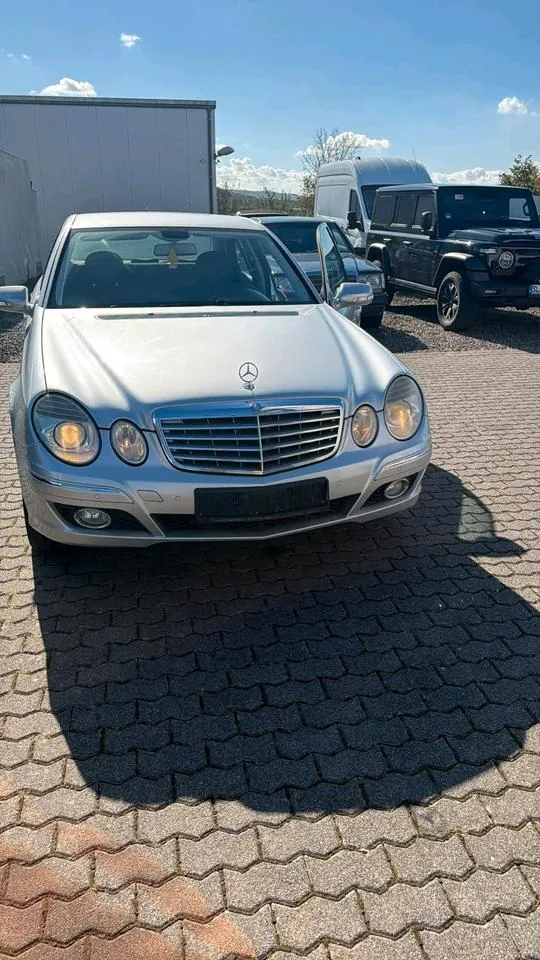 Mercedes-Benz E 280