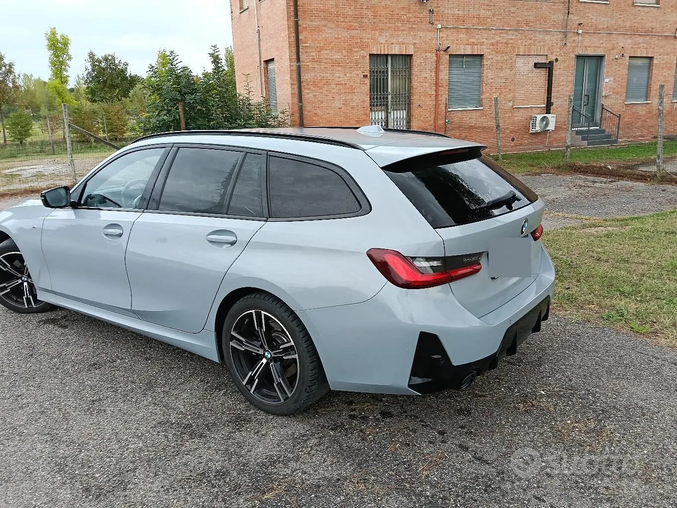 BMW 320 2023 photo 2