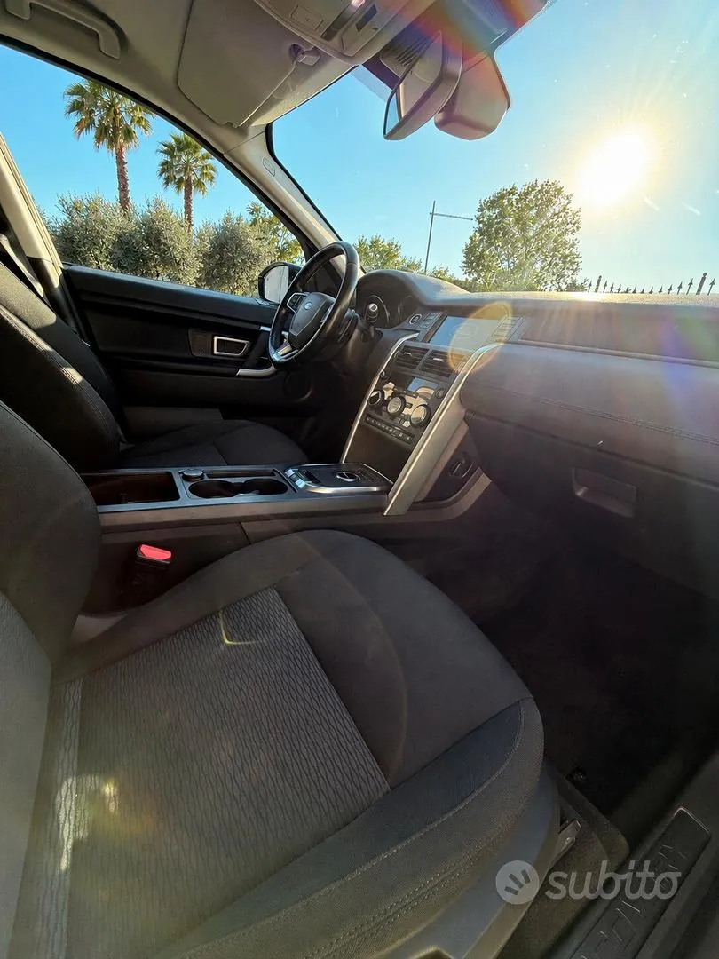 Land Rover Discovery Sport 2019 photo 5