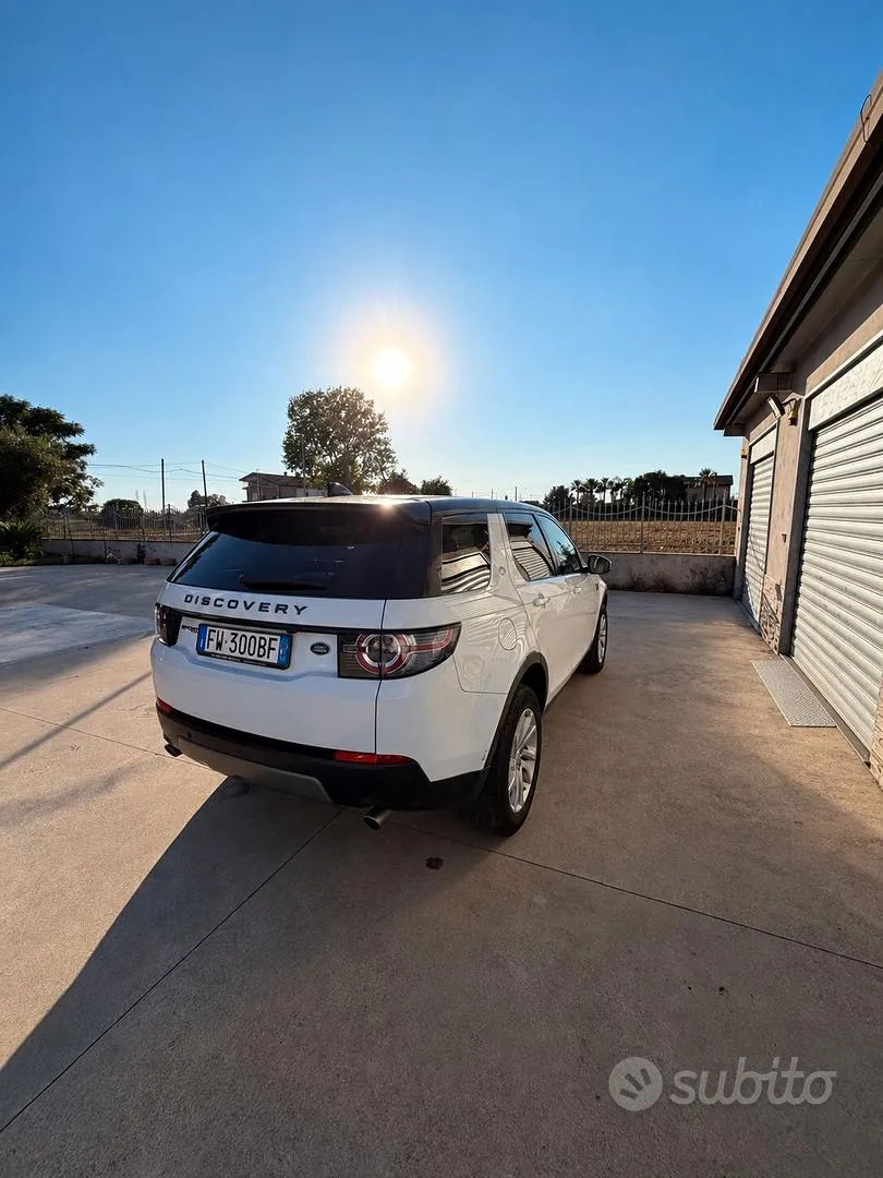 Land Rover Discovery Sport 2019 photo 3