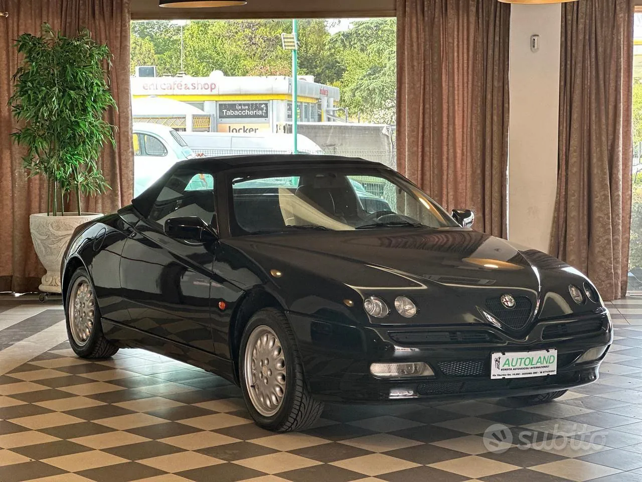 Alfa Romeo Spider 1996 photo 2