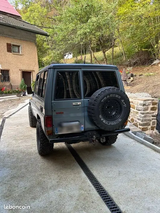 Toyota Land Cruiser 1988 photo 2