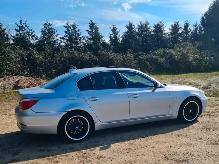 BMW 523I E60