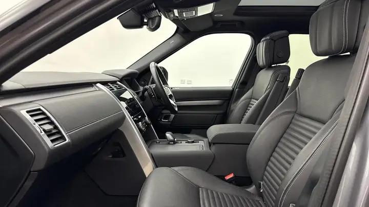 Land Rover Discovery 2025 photo 3