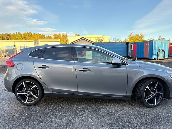 Volvo V40 2015 photo 2