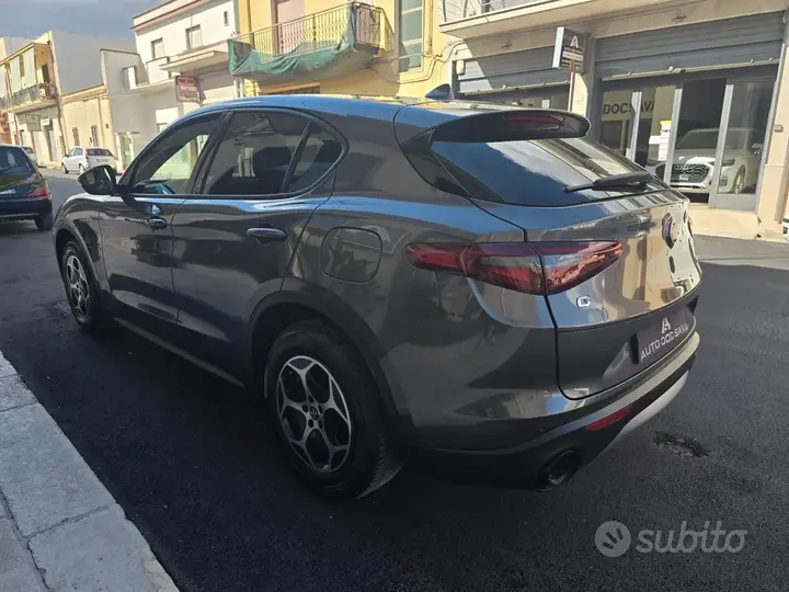 Alfa Romeo Stelvio 2023 photo 4