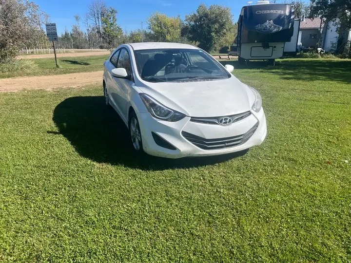 Hyundai Elantra 2014 photo 2