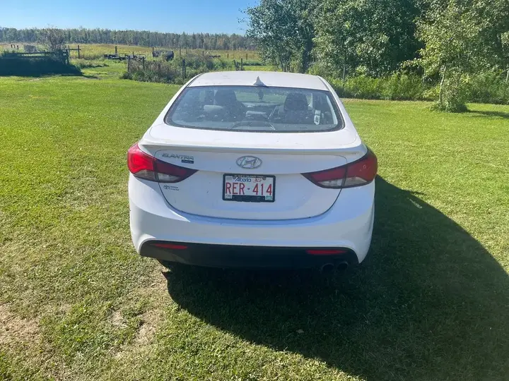 Hyundai Elantra 2014 photo 4