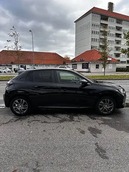 Peugeot 208 2022 photo 4