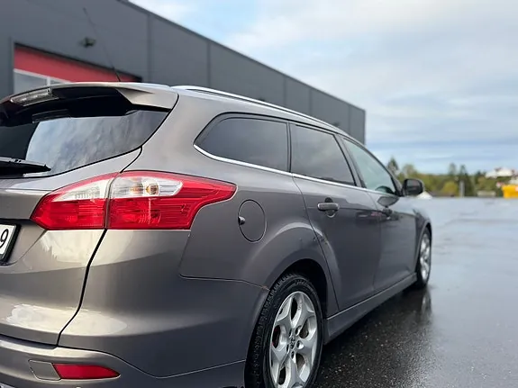 Ford Focus 2012 photo 3