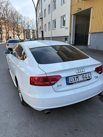 Audi A5 2011 photo 2
