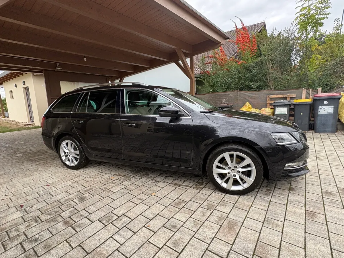 Skoda Octavia 2018 photo 2