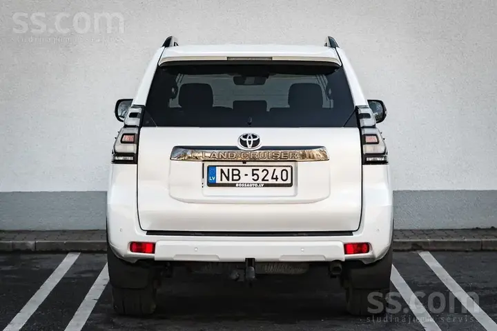 Toyota Land Cruiser 2021 photo 5