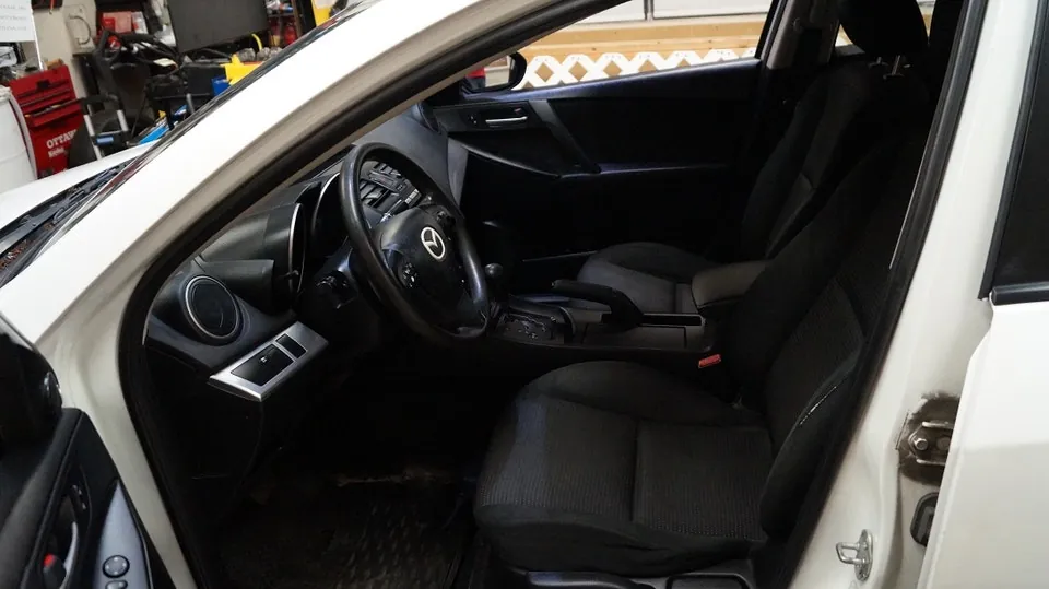 Mazda Mazda3 2013 photo 4
