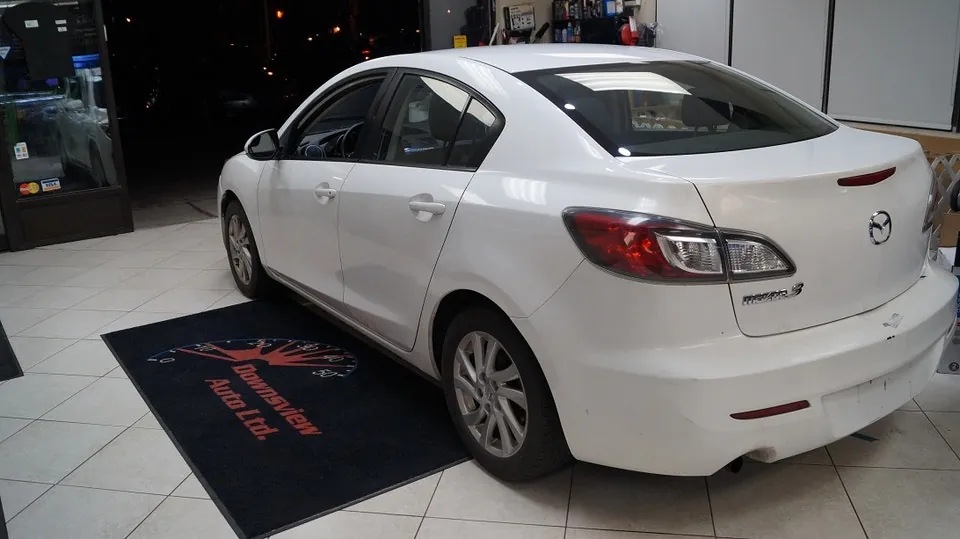 Mazda Mazda3 2013 photo 3