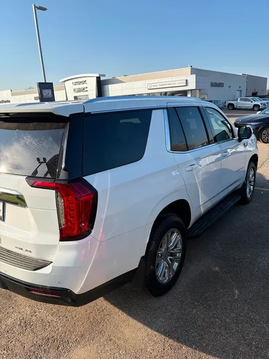 GMC Yukon 2023 photo 2