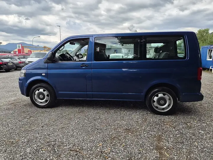 Volkswagen Multivan 2011 photo 2