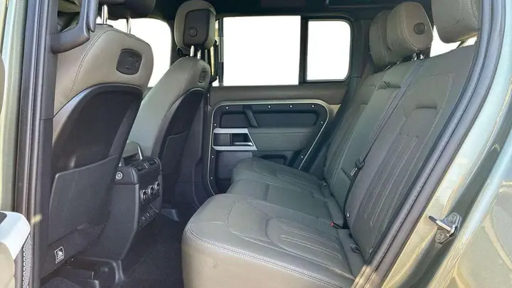Land Rover Defender 2021 photo 4