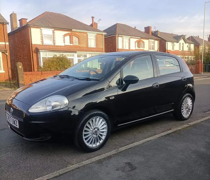 Fiat Punto 2007 photo 2