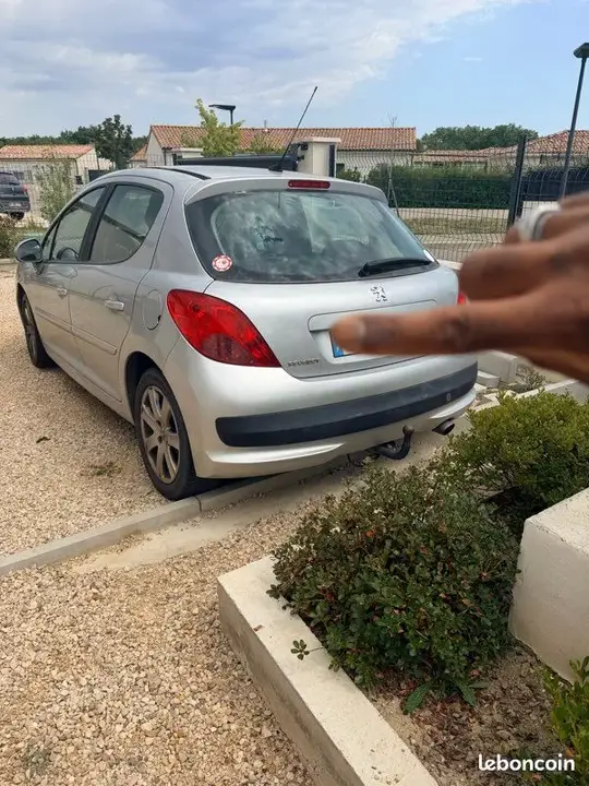Peugeot 207
