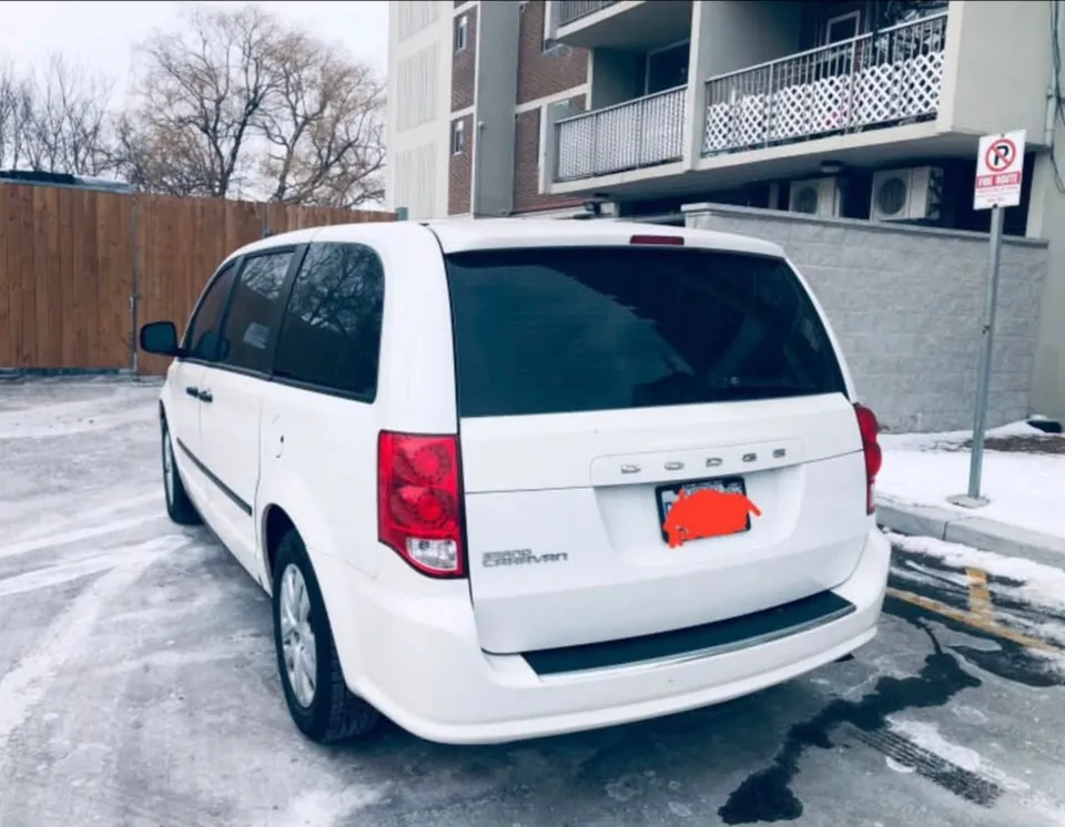 Dodge Grand Caravan 2013 photo 3