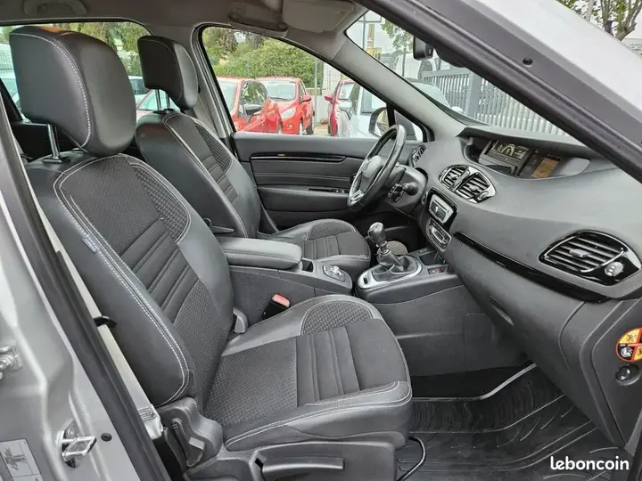 Renault Scenic 2015 photo 3