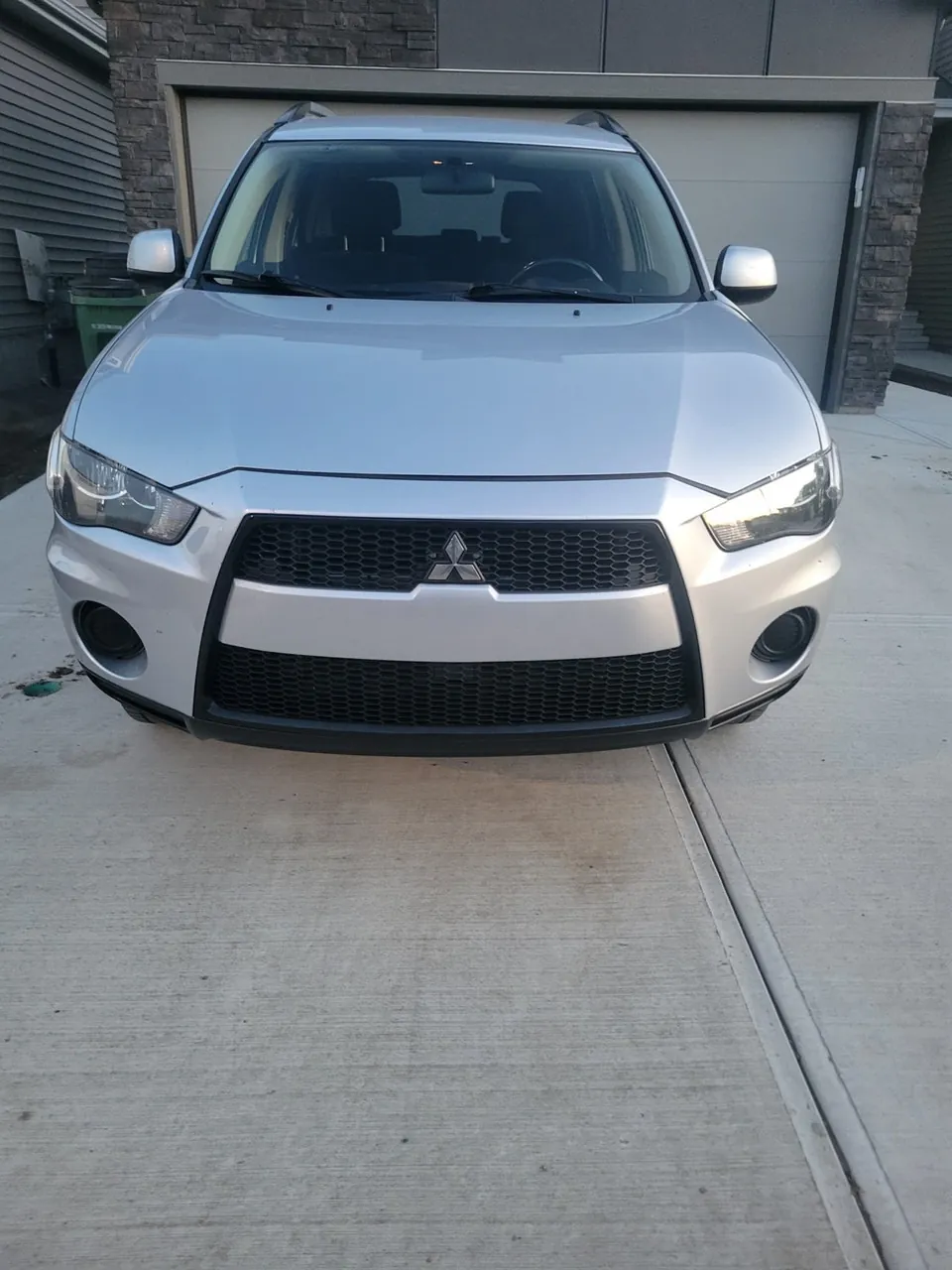 Mitsubishi Outlander 2013 photo 2