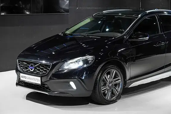 Volvo V40 Cross Country 2015 photo 2