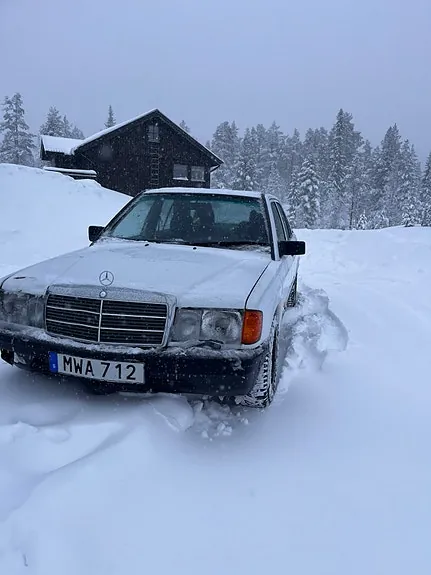 Mercedes-Benz 190 1986 photo 3