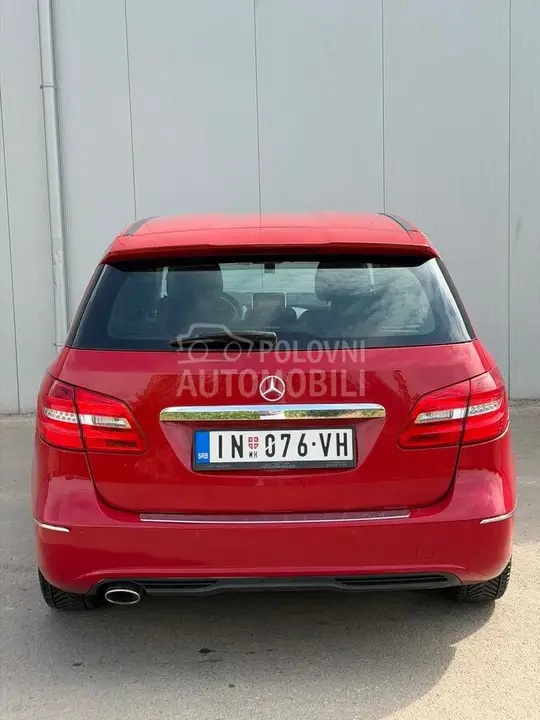 Mercedes-Benz B 180 2013 photo 5