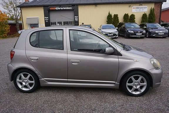 Toyota Yaris 2003 photo 3