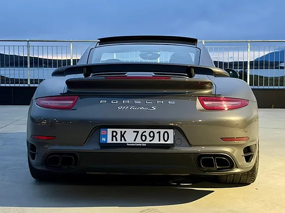 Porsche 911 Turbo S 2014 photo 5